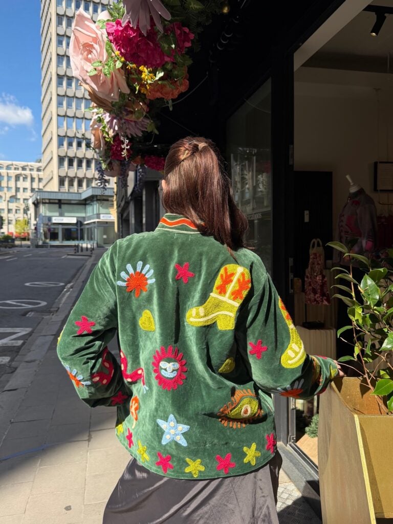 Look com suzani jacket